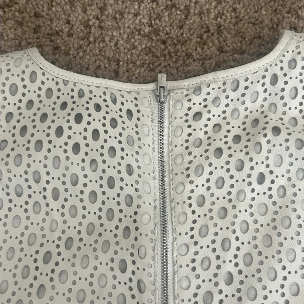 Theory laser cut sleeveless leather top - Picture 7 of 12